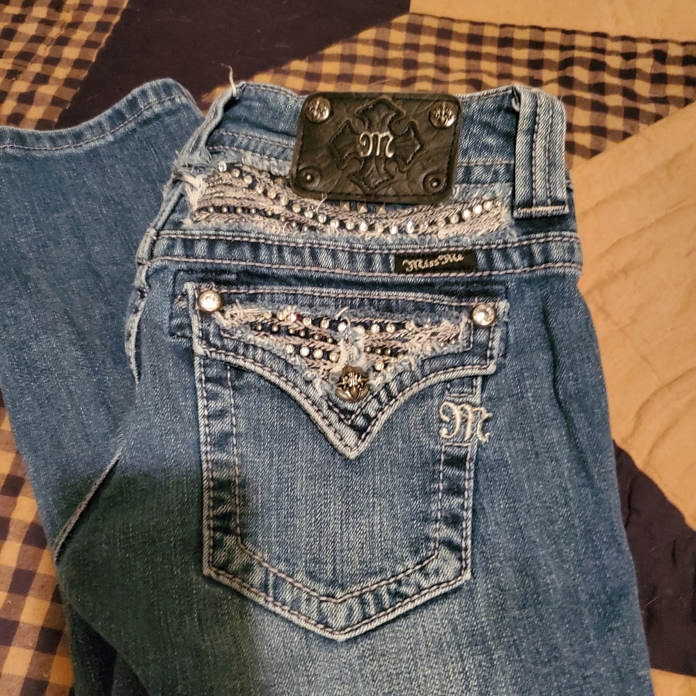 Miss Me Capri...Size 27